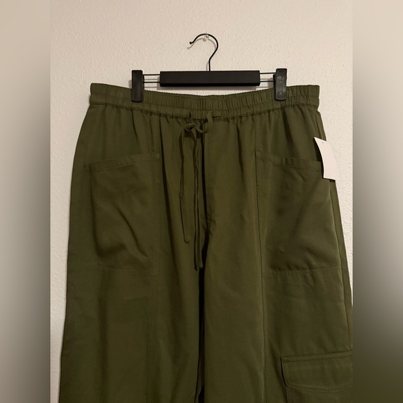 Madewell Straight Cargo Pants in Softdrape - Picture 5 of 10